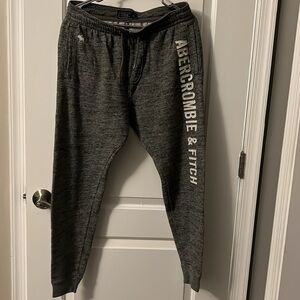 Abercrombie Men  pants size M
